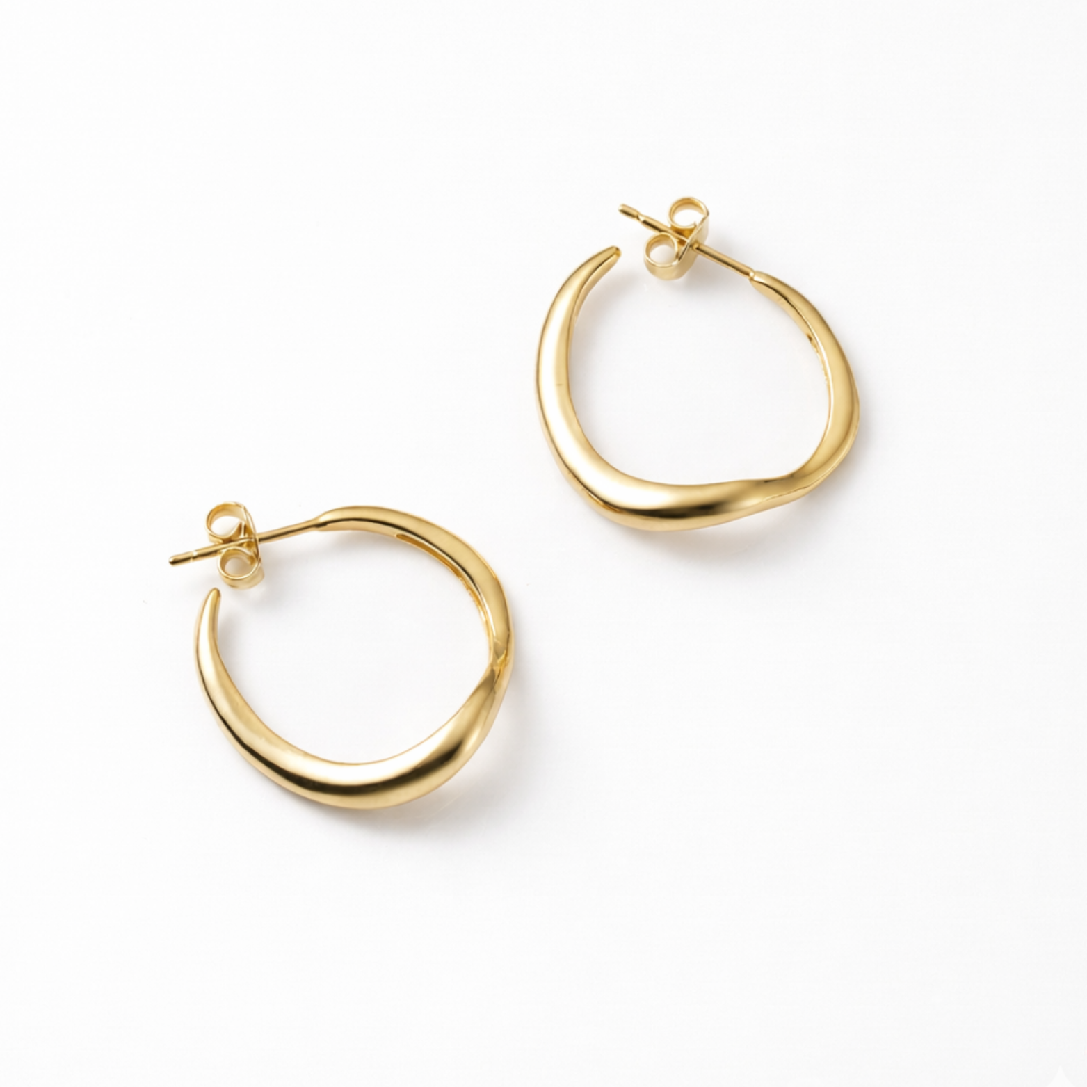 Aura Curve Hoops