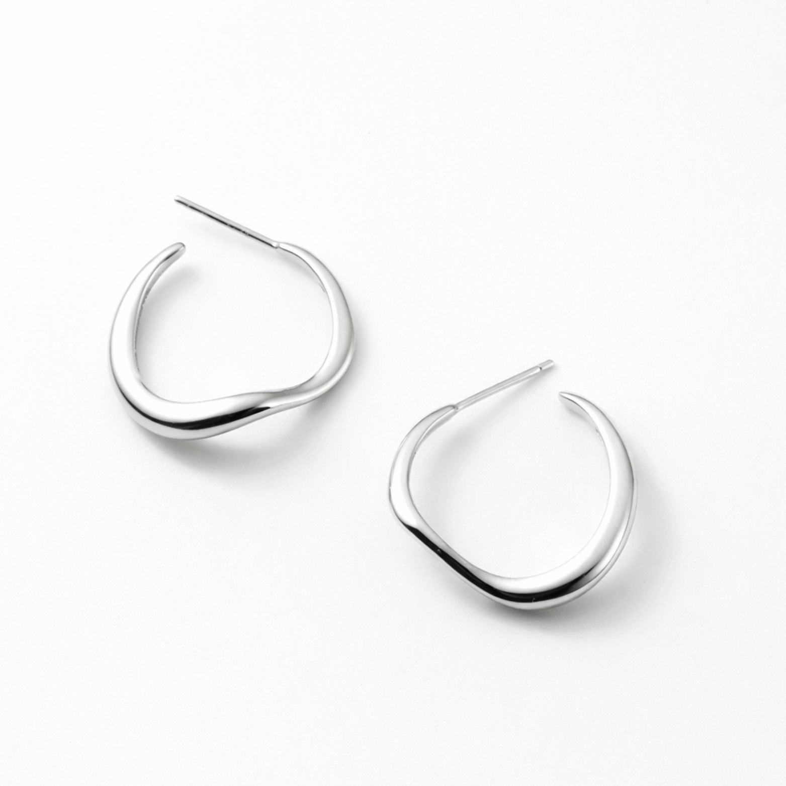 Aura Curve Hoops